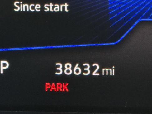 Used 2022 Volkswagen Tiguan S image 13