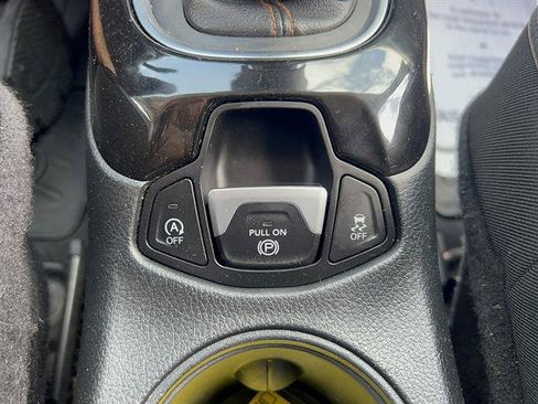 Used 2018 Jeep Compass Limited w/ Navigation Group AWD/4WD image 24
