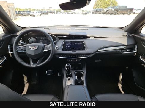 Used 2022 Cadillac XT4 Sport w/ Enhanced Visibility Package AWD/4WD image 19