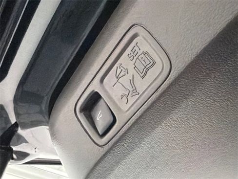 Used 2022 Lincoln Navigator L Reserve image 9