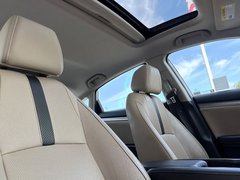 Used 2017 Honda Civic Touring image 16