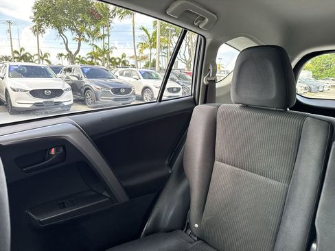 Used 2017 Toyota RAV4 LE FWD image 17