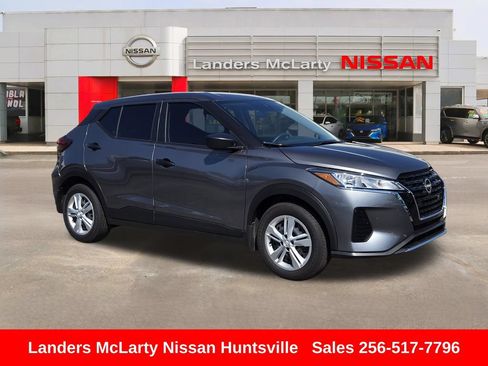 Used 2025 Nissan Kicks Play S FWD image 1