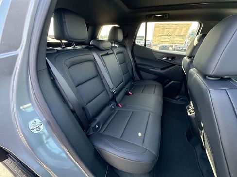 New 2025 Chevrolet Equinox LT w/ Convenience Package II image 28