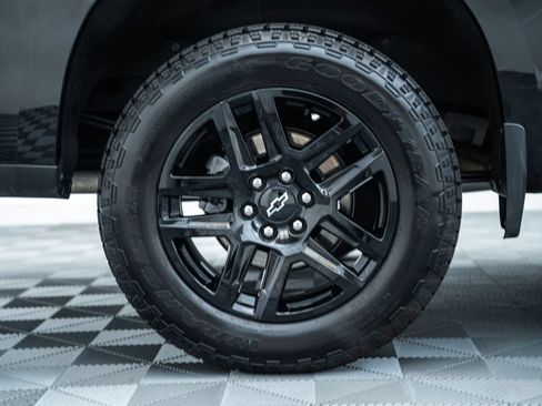 Used 2025 Chevrolet Silverado 1500 High Country w/ Midnight Edition AWD/4WD image 23