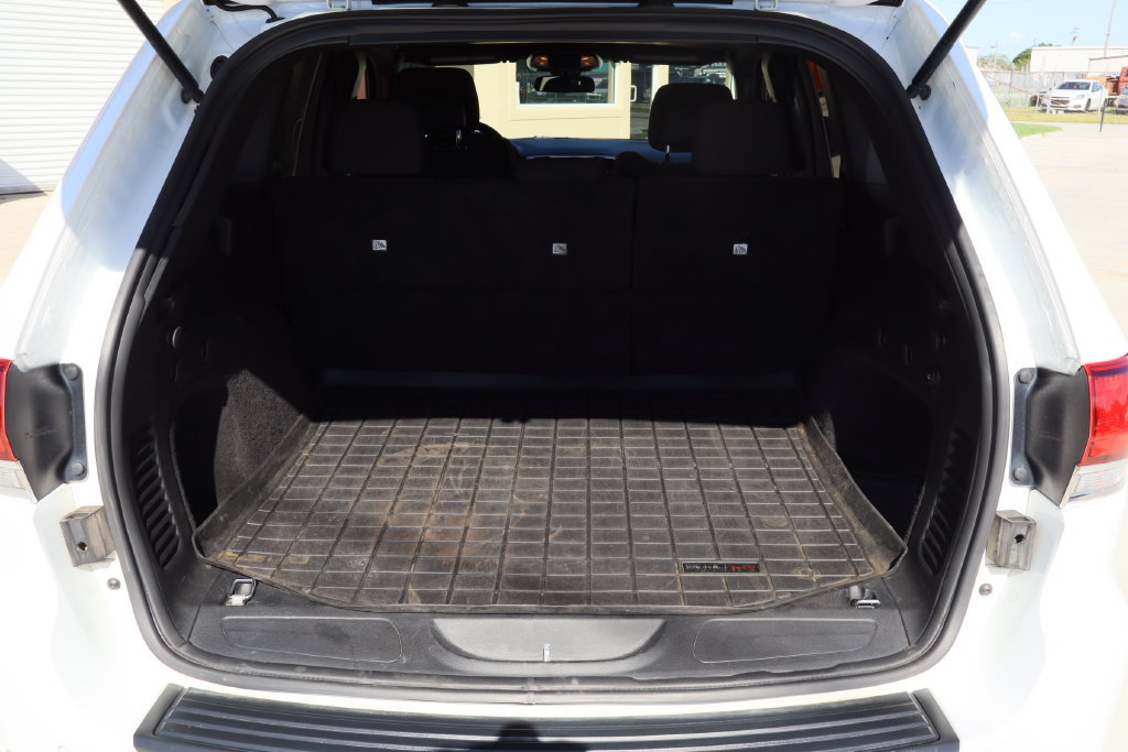 Used 2021 Jeep Grand Cherokee Laredo AWD/4WD image 25