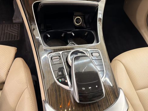 Used 2017 Mercedes-Benz GLC 300 4MATIC image 24