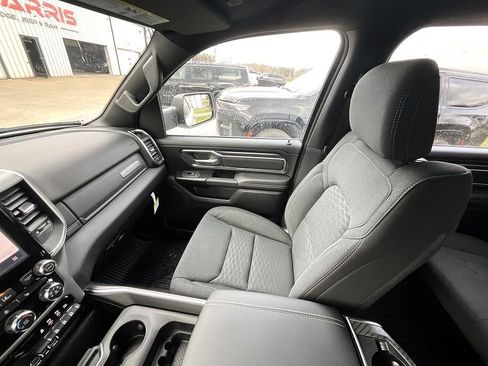 New 2026 RAM 1500 4x4 Crew Cab image 32
