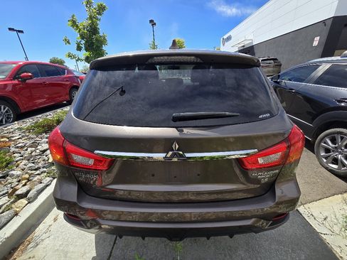 Used 2018 Mitsubishi Outlander Sport SE AWD/4WD image 15