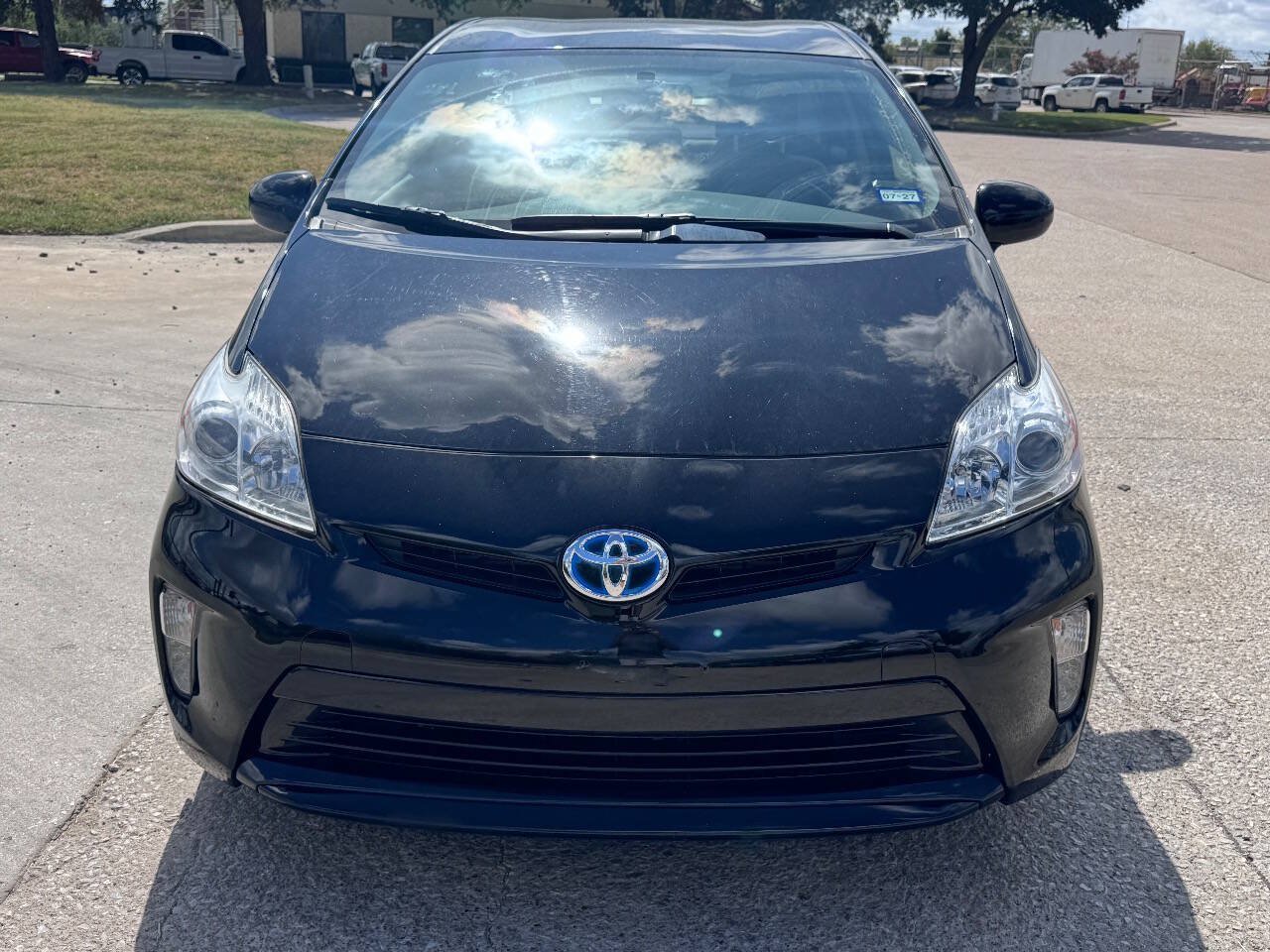 Used 2015 Toyota Prius Two FWD image 2