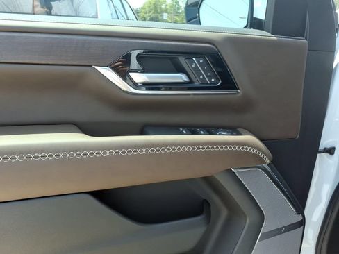 New 2026 GMC Yukon Denali Ultimate AWD/4WD image 14