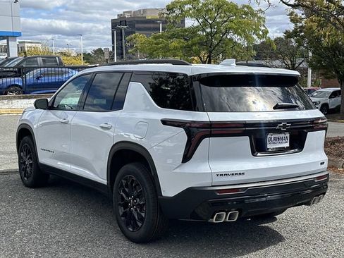 New 2026 Chevrolet Traverse LT w/ Enhanced Driving Package image 4