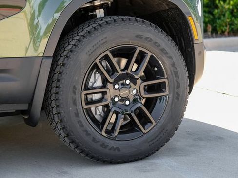 New 2026 Land Rover Defender 110 S AWD/4WD image 70