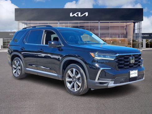 Used 2023 Honda Pilot Elite image 1