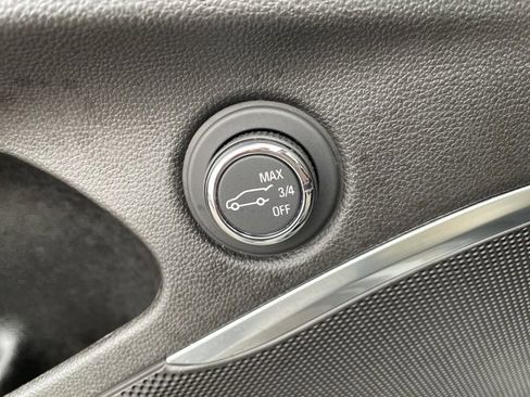 Used 2020 Buick Enclave Essence image 11