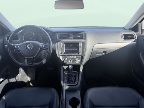 Used 2017 Volkswagen Jetta SE image 55