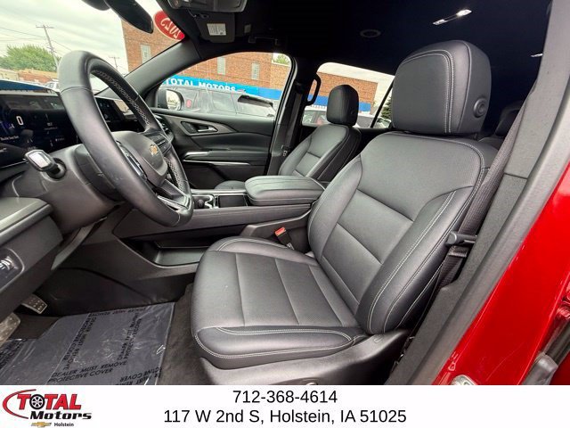 Used 2025 Chevrolet Traverse LT AWD/4WD image 9