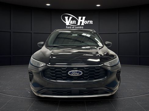Used 2024 Ford Escape ST-Line w/ Tech Pack #1 AWD/4WD image 2