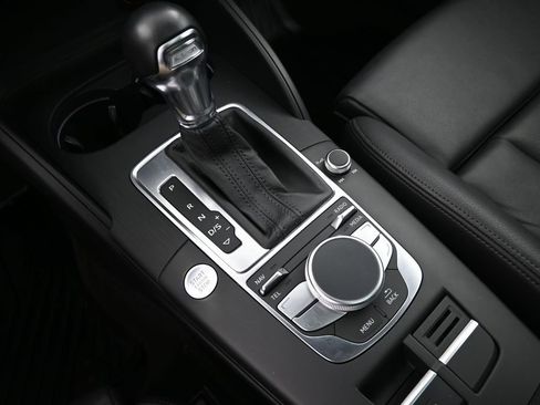 Used 2016 Audi A3 e-tron Premium Plus w/ Premium Plus Package FWD image 14
