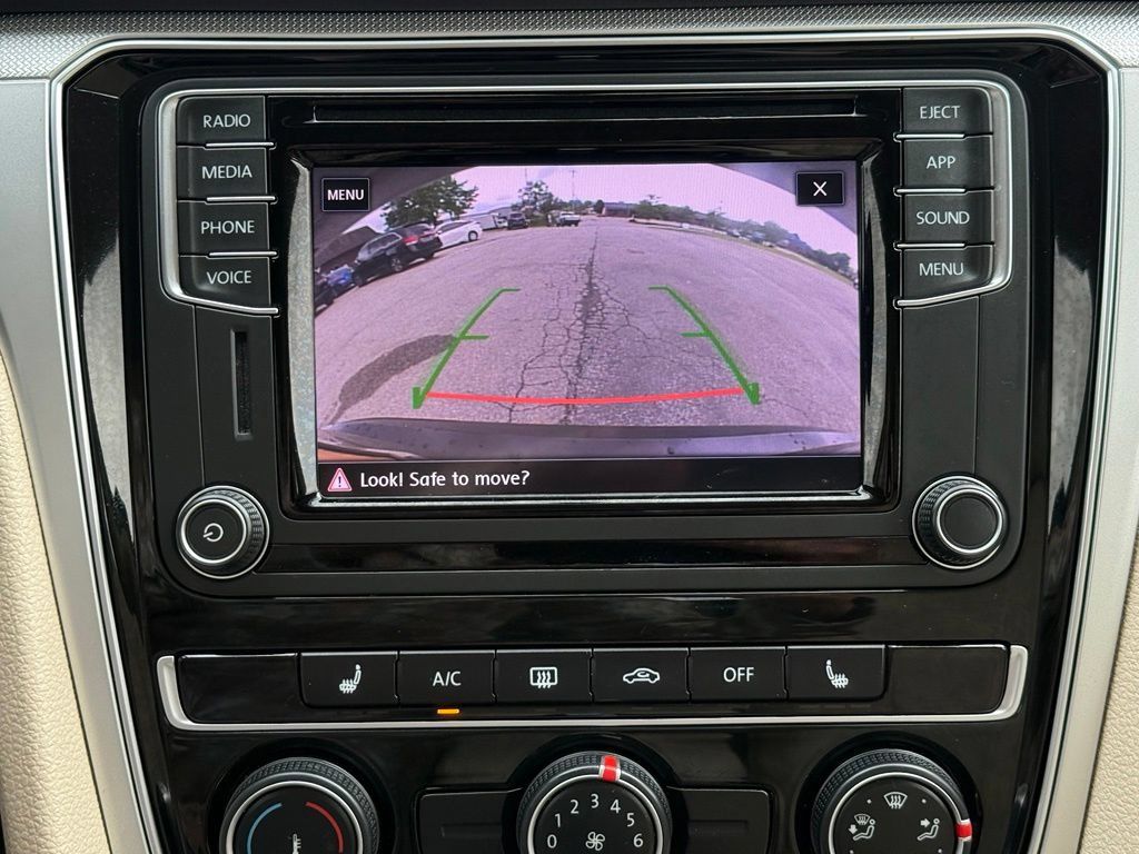 Used 2019 Volkswagen Passat 2.0T Wolfsburg w/ Wheels & Sunroof Package FWD image 35