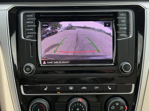 Used 2019 Volkswagen Passat 2.0T Wolfsburg w/ Wheels & Sunroof Package FWD image 35