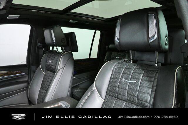 Used 2023 Cadillac Escalade ESV Sport Platinum w/ LPO, ONYX Package AWD/4WD image 5