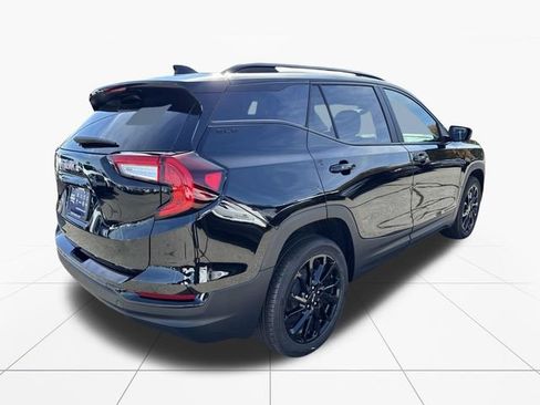 Used 2024 GMC Terrain SLE w/ Driver Convenience Package FWD image 6