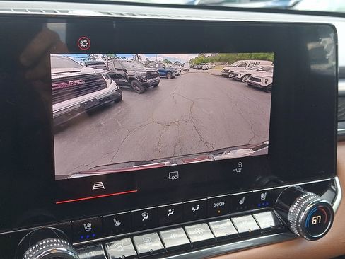Used 2023 GMC Canyon AT4 w/ AT4 Premium Package AWD/4WD image 19