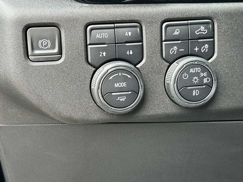 Certified 2024 Chevrolet Silverado 1500 High Country w/ Technology Package AWD/4WD image 17