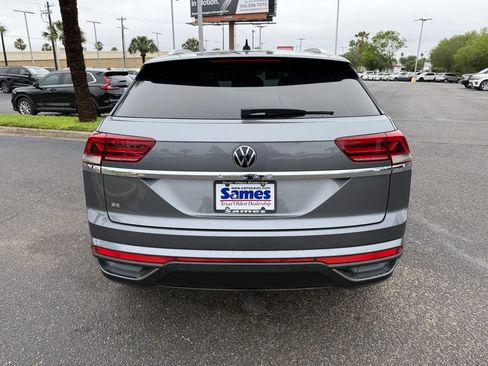 Used 2021 Volkswagen Atlas Cross Sport SE w/ Panoramic Sunroof Package FWD image 5