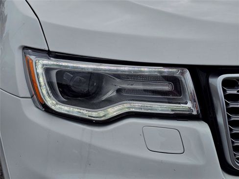 Used 2020 Jeep Grand Cherokee Summit AWD/4WD image 4