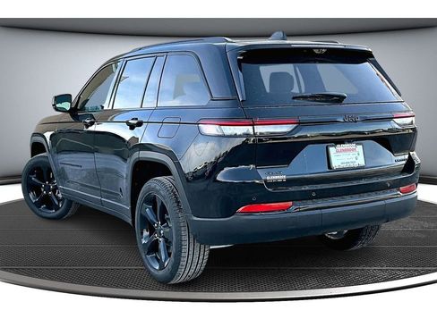 New 2025 Jeep Grand Cherokee Limited w/ Luxury Tech Group II AWD/4WD image 4