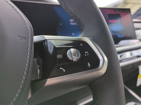 Used 2026 BMW i7 eDrive50 w/ M Sport Package RWD image 19