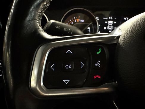 Used 2019 Jeep Wrangler Unlimited Sahara w/ Uconnect 4C Nav & Sound Group image 31