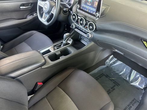 Used 2025 Nissan Sentra SV FWD image 32