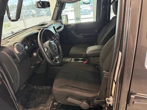 Used 2017 Jeep Wrangler Unlimited Sport w/ Quick Order Package 24S AWD/4WD image 38