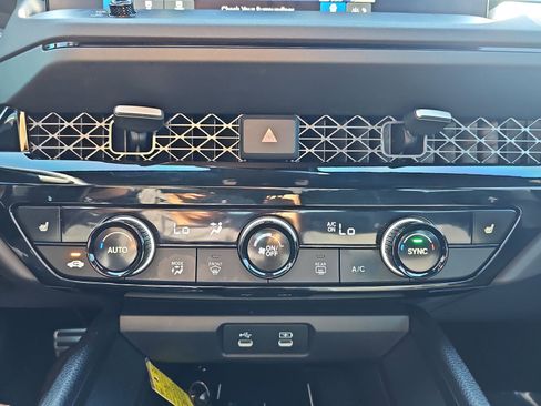 Used 2025 Honda Accord Sport image 25