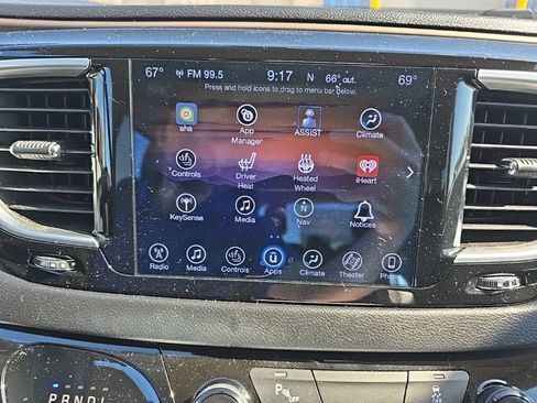 Used 2017 Chrysler Pacifica Touring-L Plus w/ Tire & Wheel Group FWD image 29