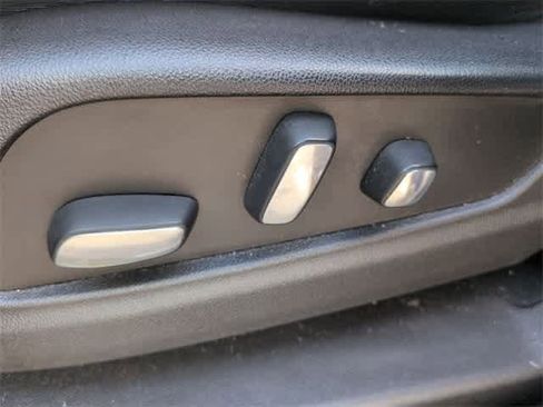 Used 2017 Cadillac XT5 Platinum image 17