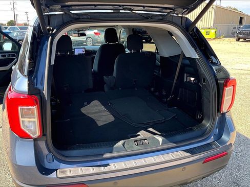 Used 2021 Ford Explorer XLT AWD/4WD image 20