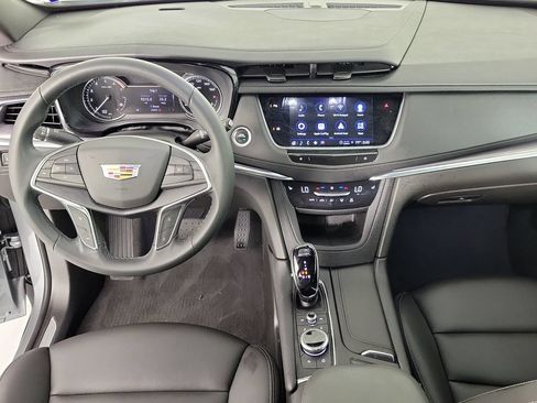 Used 2024 Cadillac XT5 Luxury FWD image 15