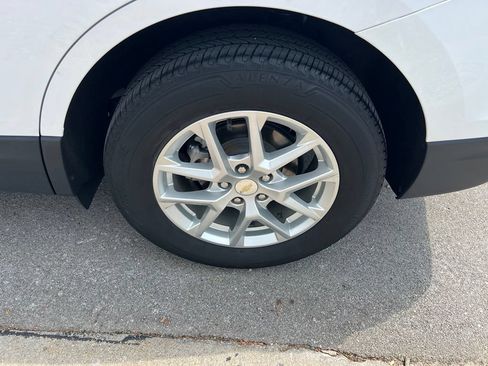 Used 2023 Chevrolet Equinox LT AWD/4WD image 18