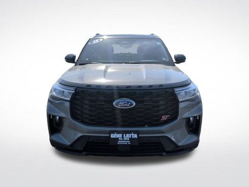 Certified 2025 Ford Explorer ST AWD/4WD image 11