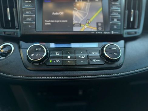 Used 2017 Toyota RAV4 XLE FWD image 22
