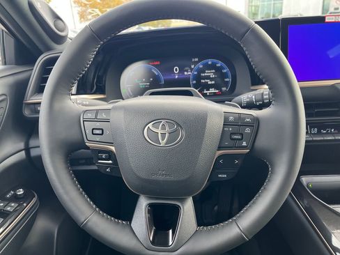 New 2025 Toyota Crown Signia image 15