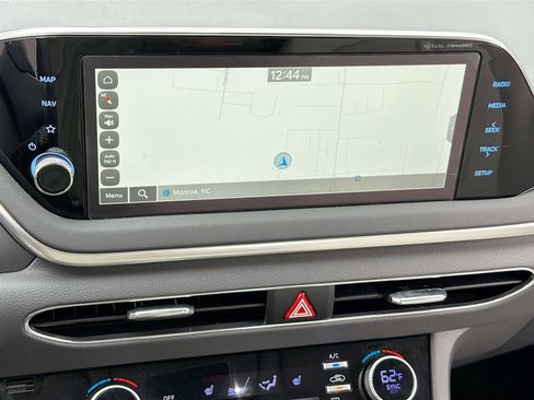 Used 2023 Hyundai Sonata SEL w/ Convenience Package FWD image 11
