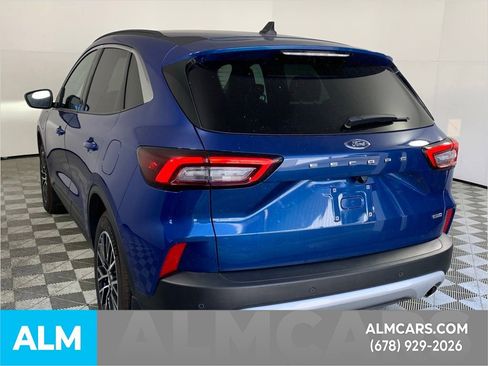 Used 2023 Ford Escape SE image 6