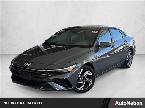 Used 2025 Hyundai Elantra SEL FWD image 1