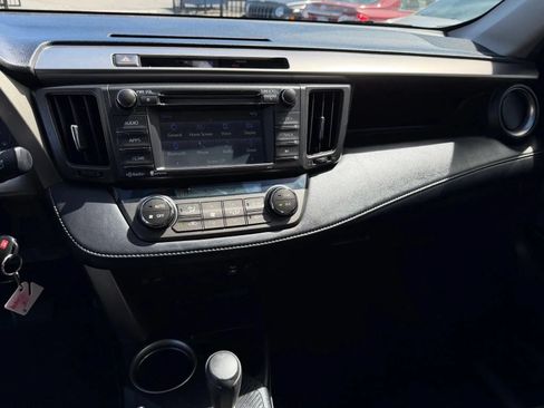 Used 2015 Toyota RAV4 XLE FWD image 33