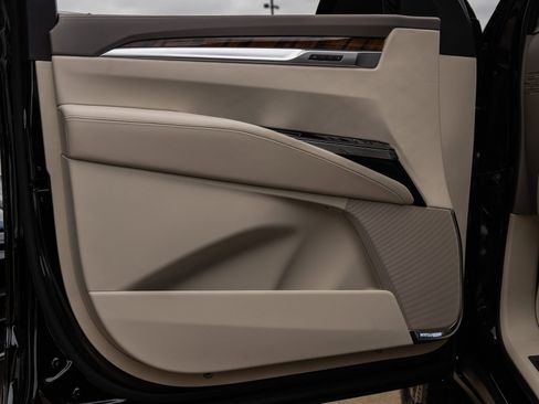 Used 2026 Cadillac Escalade Platinum Sport w/ LPO, Floor Liner Package AWD/4WD image 18